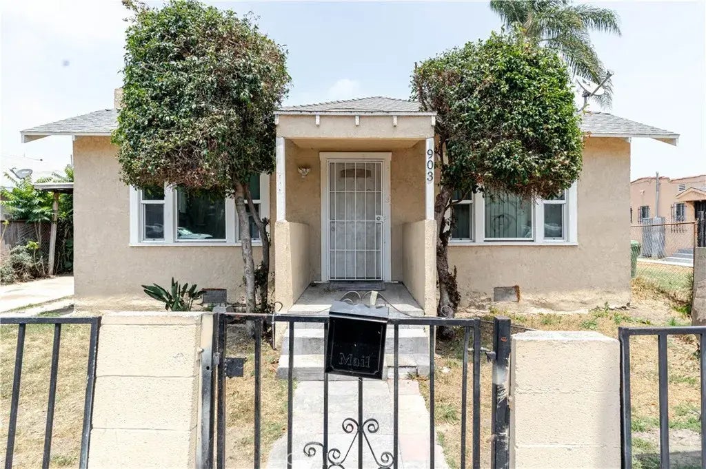 903 W 84th Street, Los Angeles