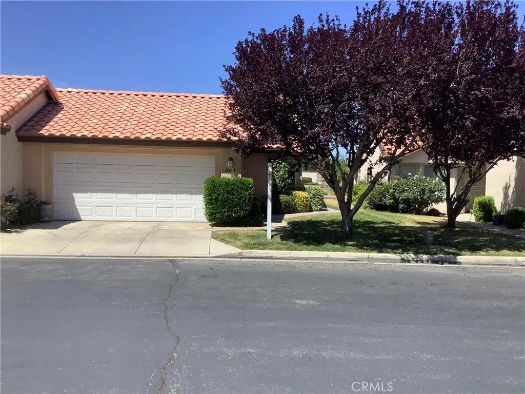 11562 Oak Street, Apple Valley