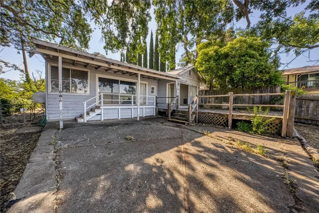 14095 Lakeshore Drive, Clearlake