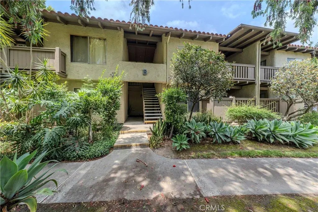 1345 Cabrillo Park Drive B12, Santa Ana