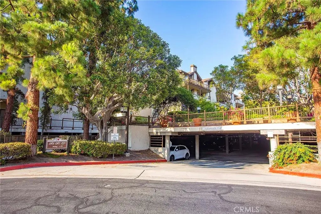 2563 Plaza Del Amo 305, Torrance