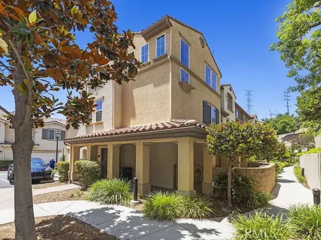 15649 Odyssey Drive 77, Granada Hills