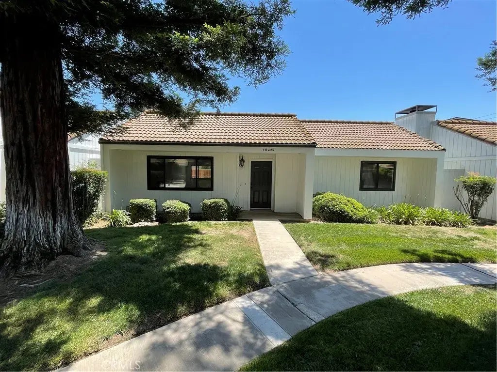 1935 W Santa Ana Avenue, Fresno