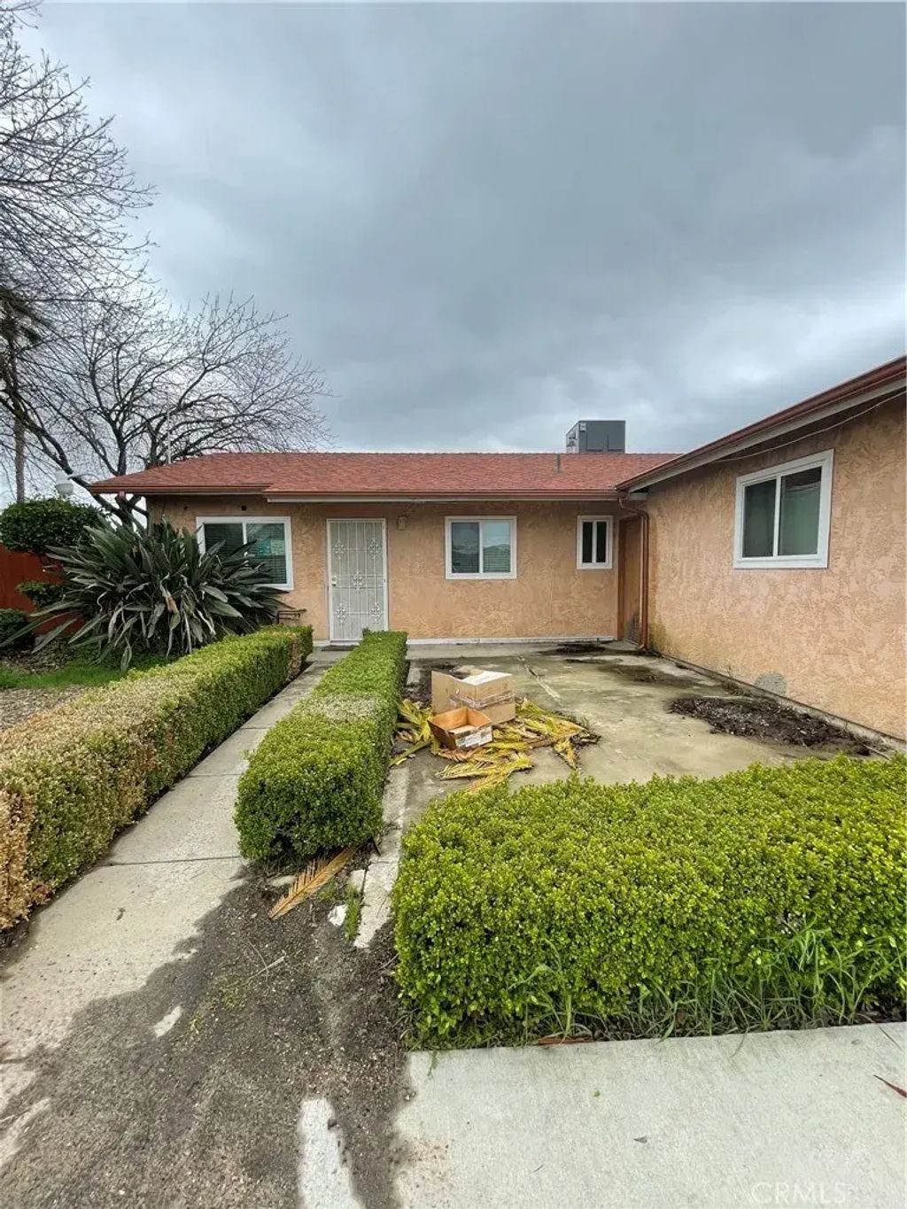 13499 Amigo Avenue, Parlier