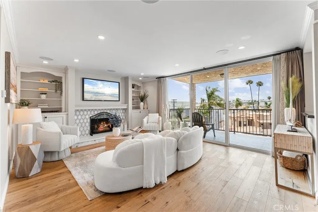 201 Bay Shore Avenue 305, Long Beach