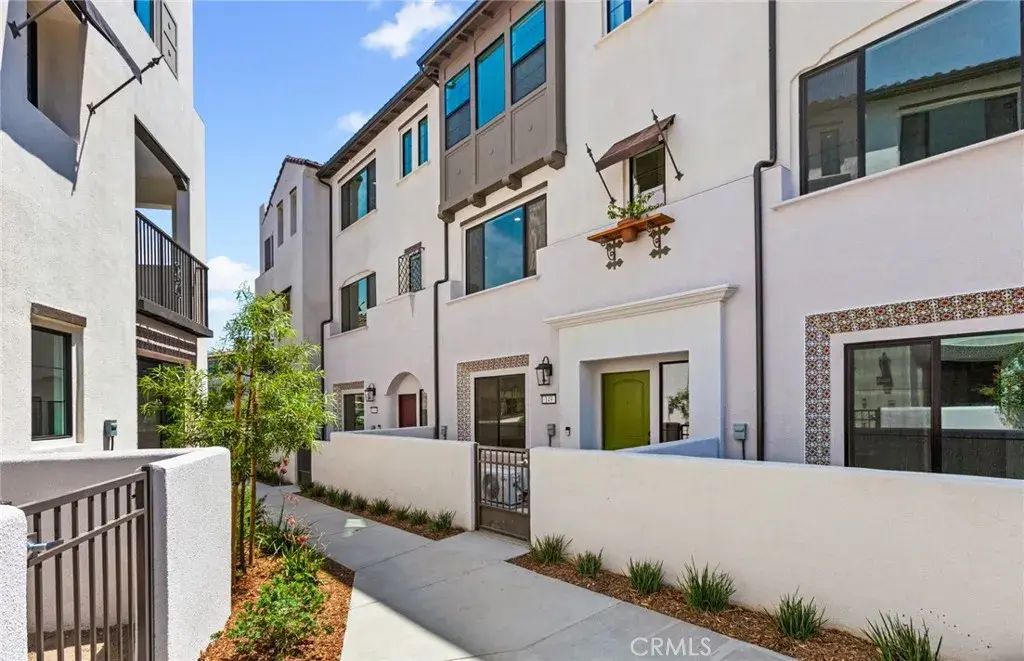 149 Bridle Drive, Burbank