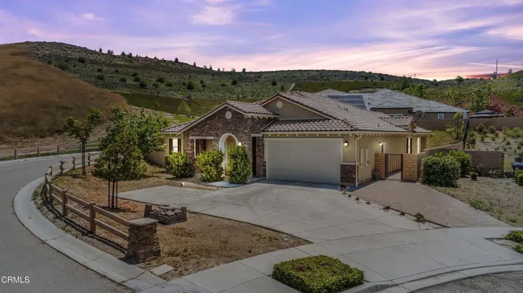 566 Purple Sage Lane, Simi Valley