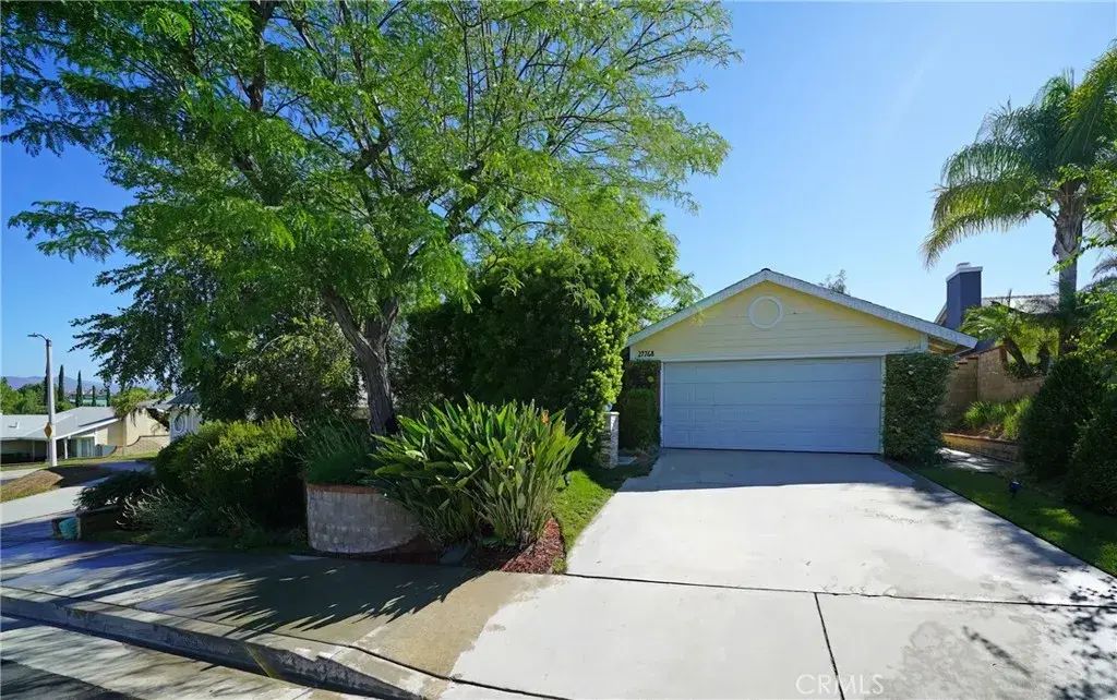 27768 Crookshank Drive, Saugus