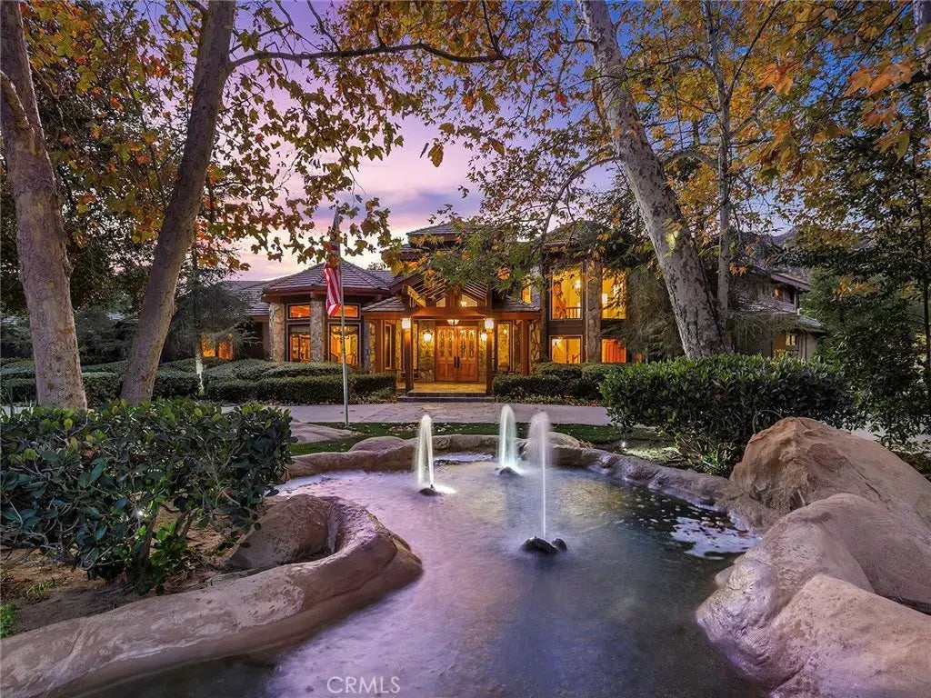 11485 Awenita Court, Chatsworth