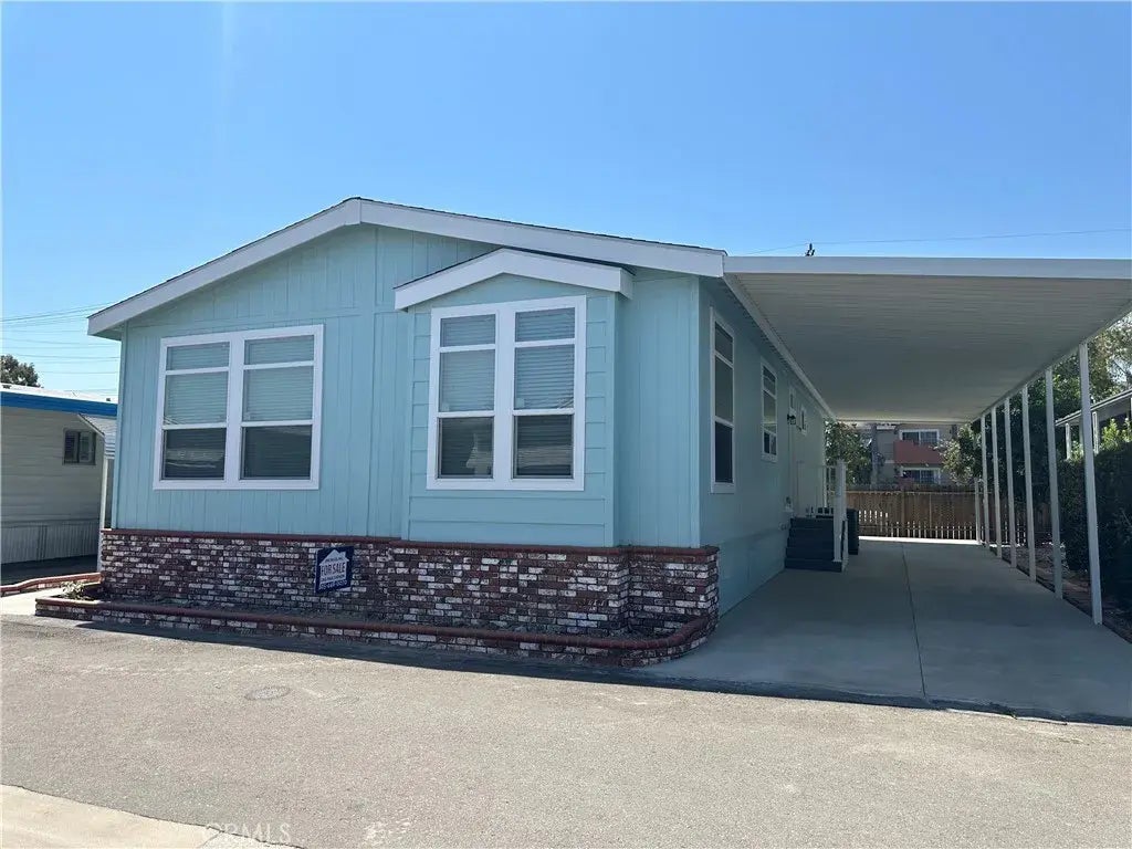 8801 Eton 123, Canoga Park