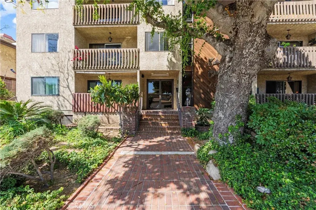 465 Ivy Street 301, Glendale