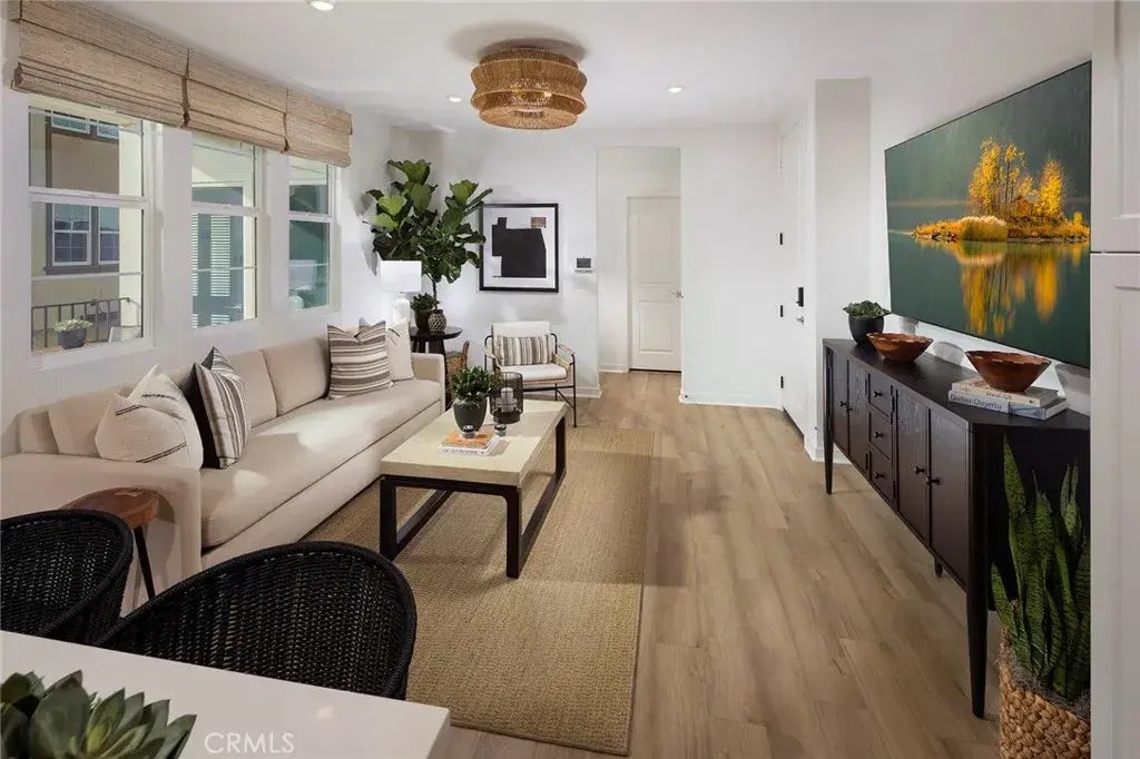 6137 Valentina Way Drive 203, Eastvale