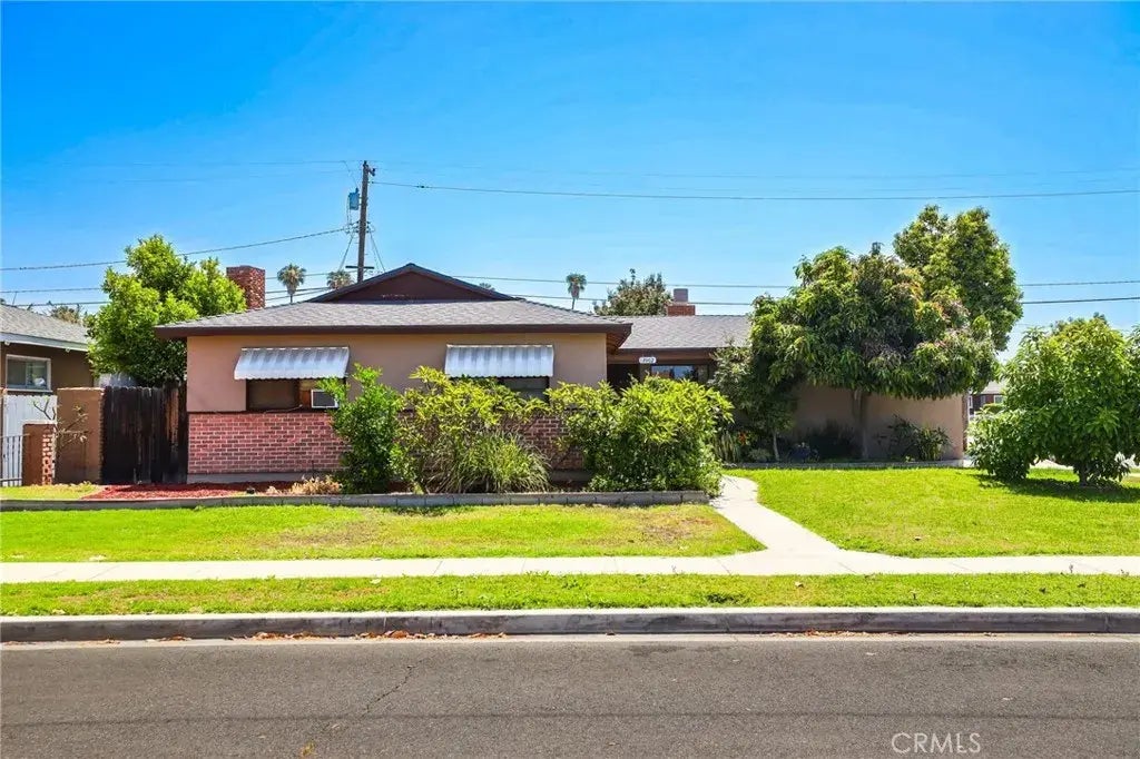 1002 N Iroquois Avenue, Anaheim