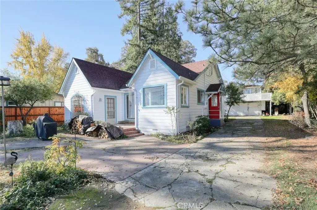 2165 Lakeshore Boulevard, Lakeport