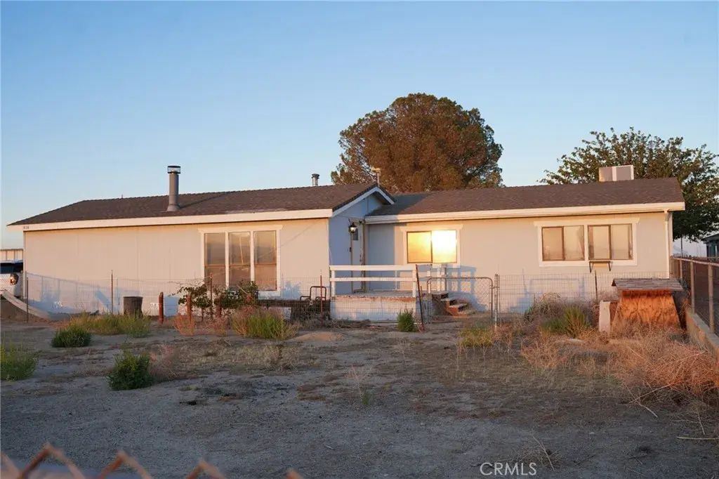 818 60th Street West, Rosamond