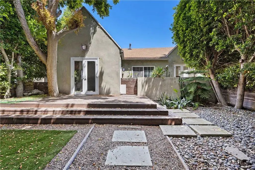 1944 Chariton Street, Los Angeles