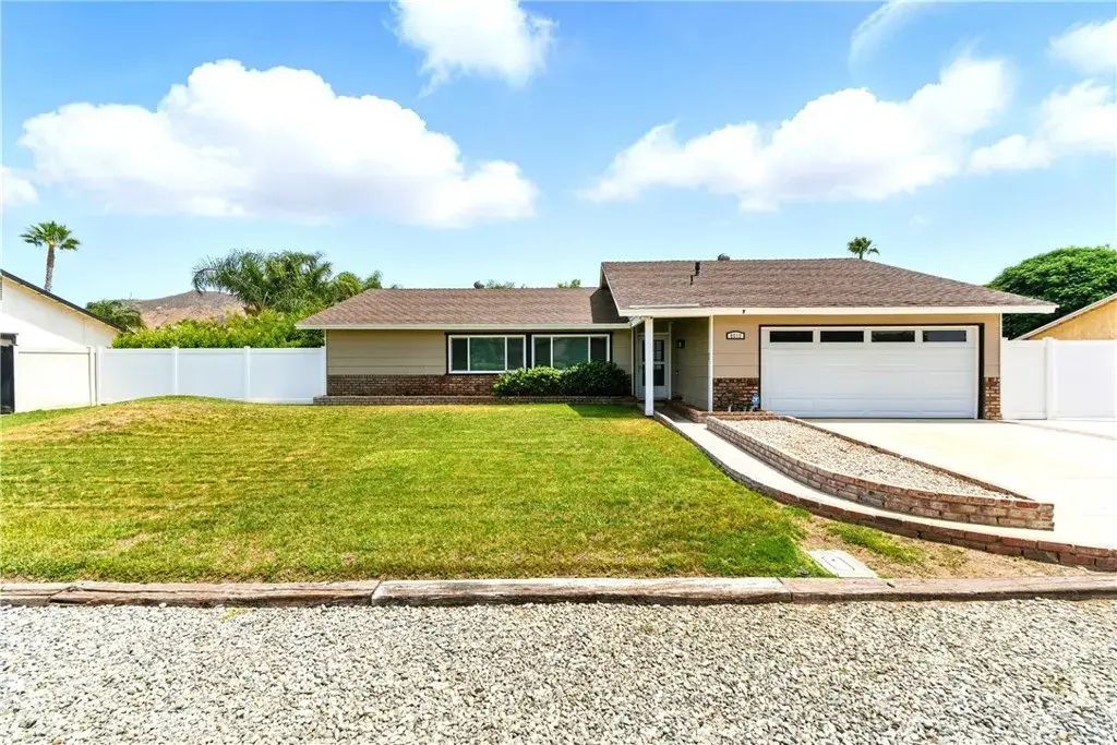 8512 Brookfield Drive, Jurupa Valley