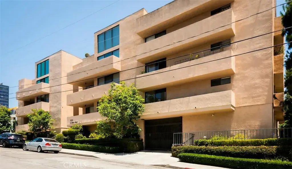 930 N Wetherly Drive 201, West Hollywood