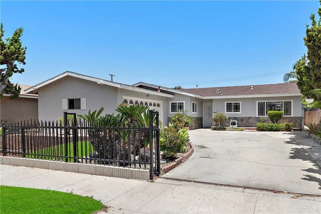 3137 W Olinda Ln, Anaheim