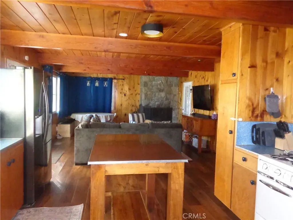 210 Wylerhorn Drive, Crestline