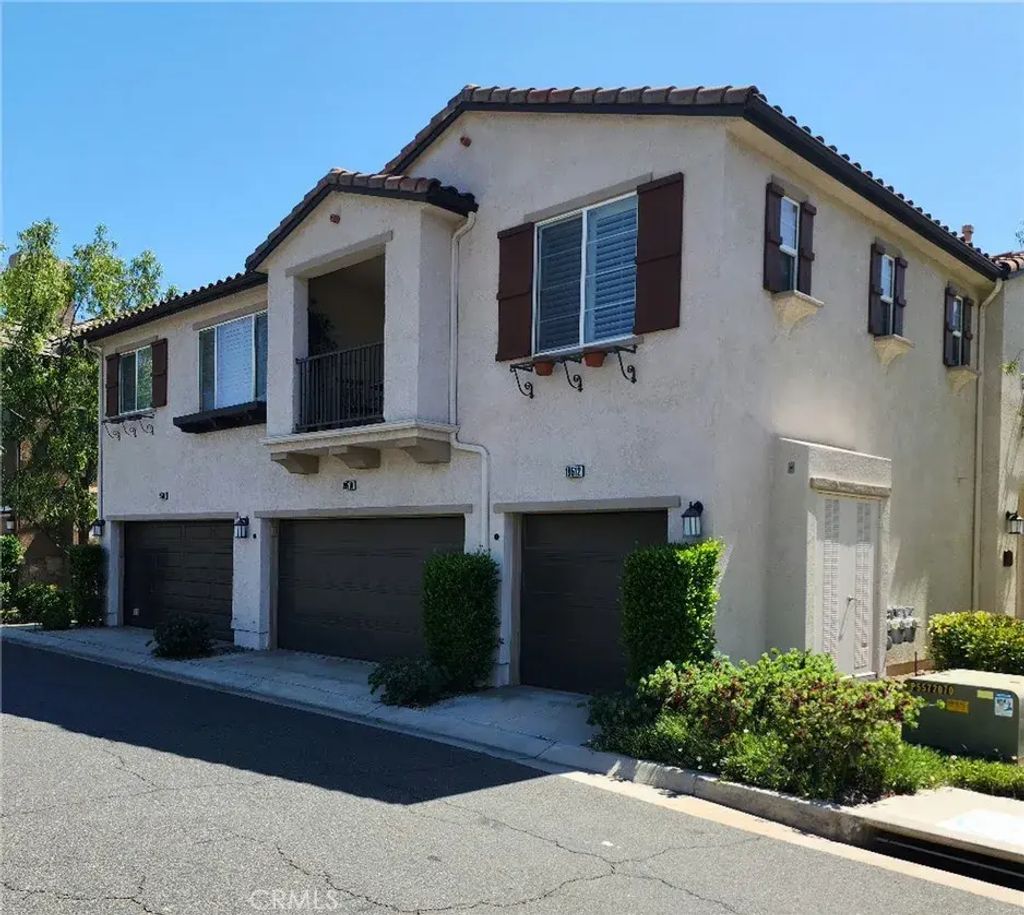 19512 Laroda Lane, Saugus