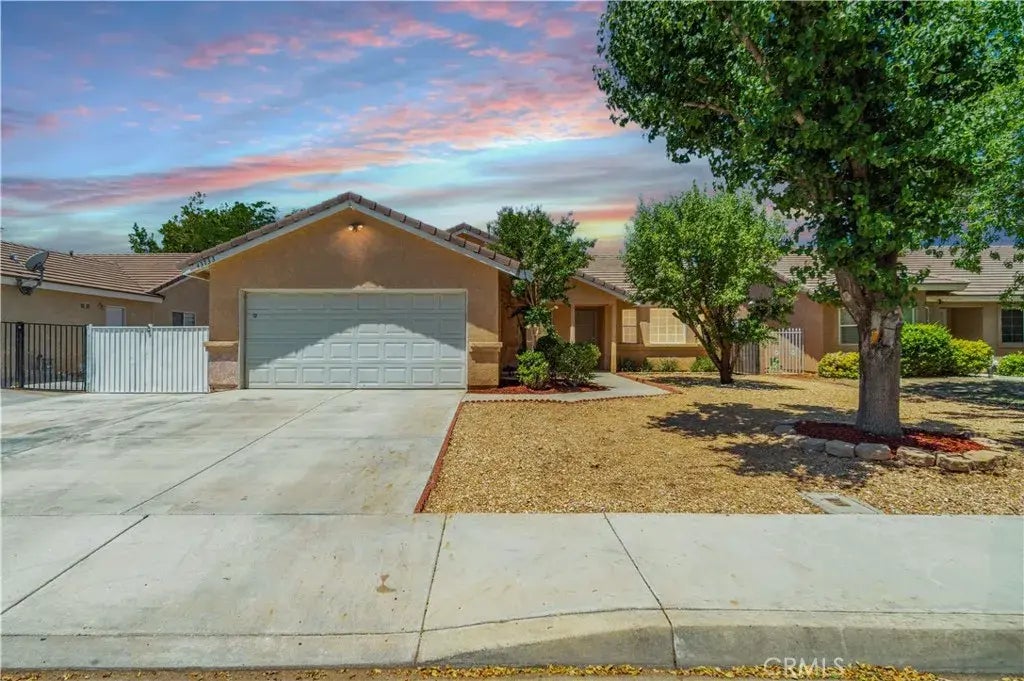 43733 6th Street East, Lancaster