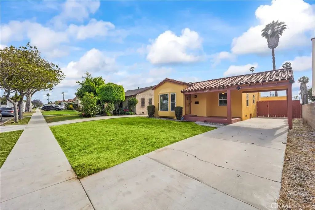 8727 S Harvard Boulevard, Los Angeles