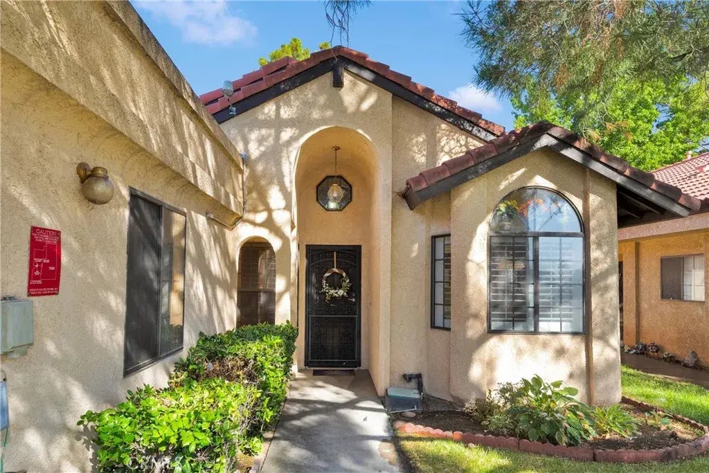 11714 Oak Street, Apple Valley