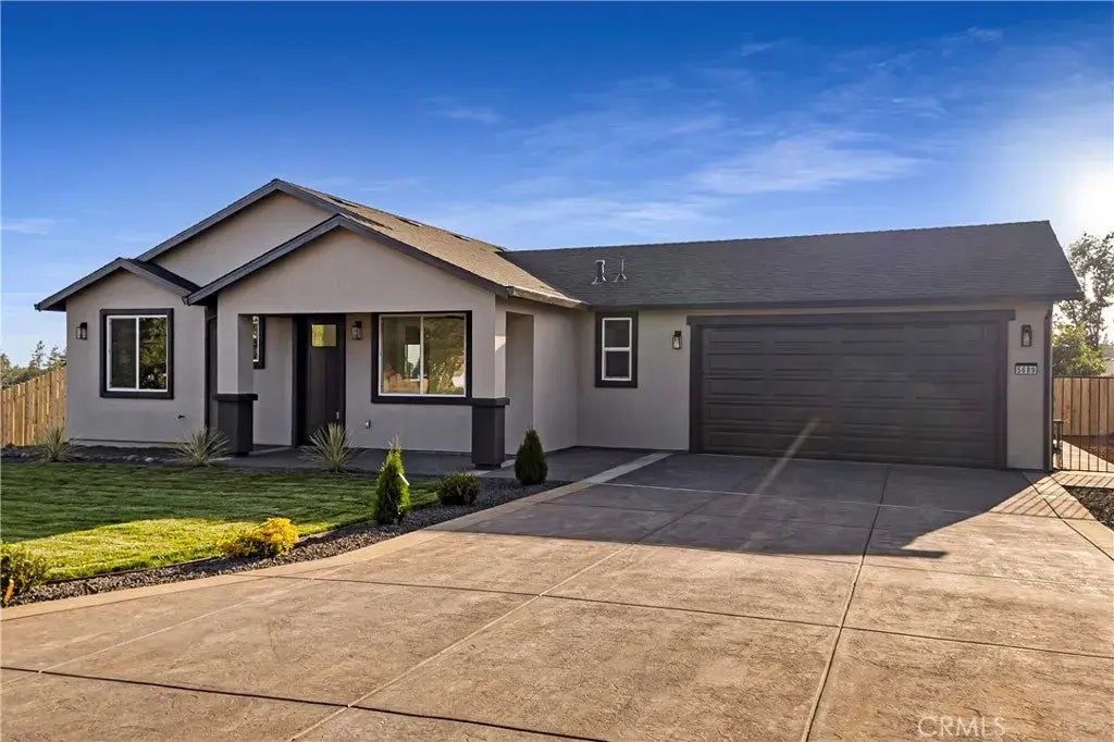 5689 Scotty Lake Drive, Paradise