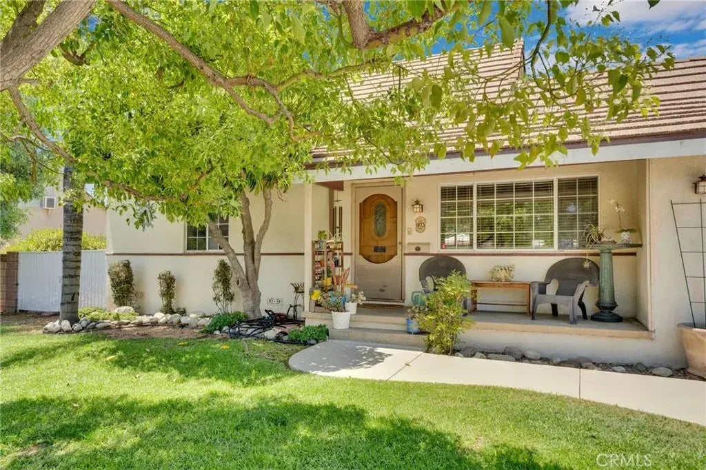 1875 E Edgecomb Street, Covina