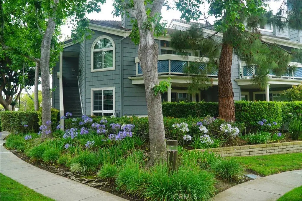 7262 Yellowtail Dr 206, Huntington Beach