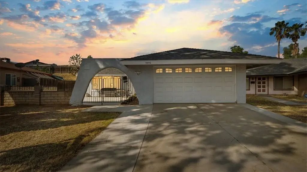 4440 Daniel Drive, Riverside