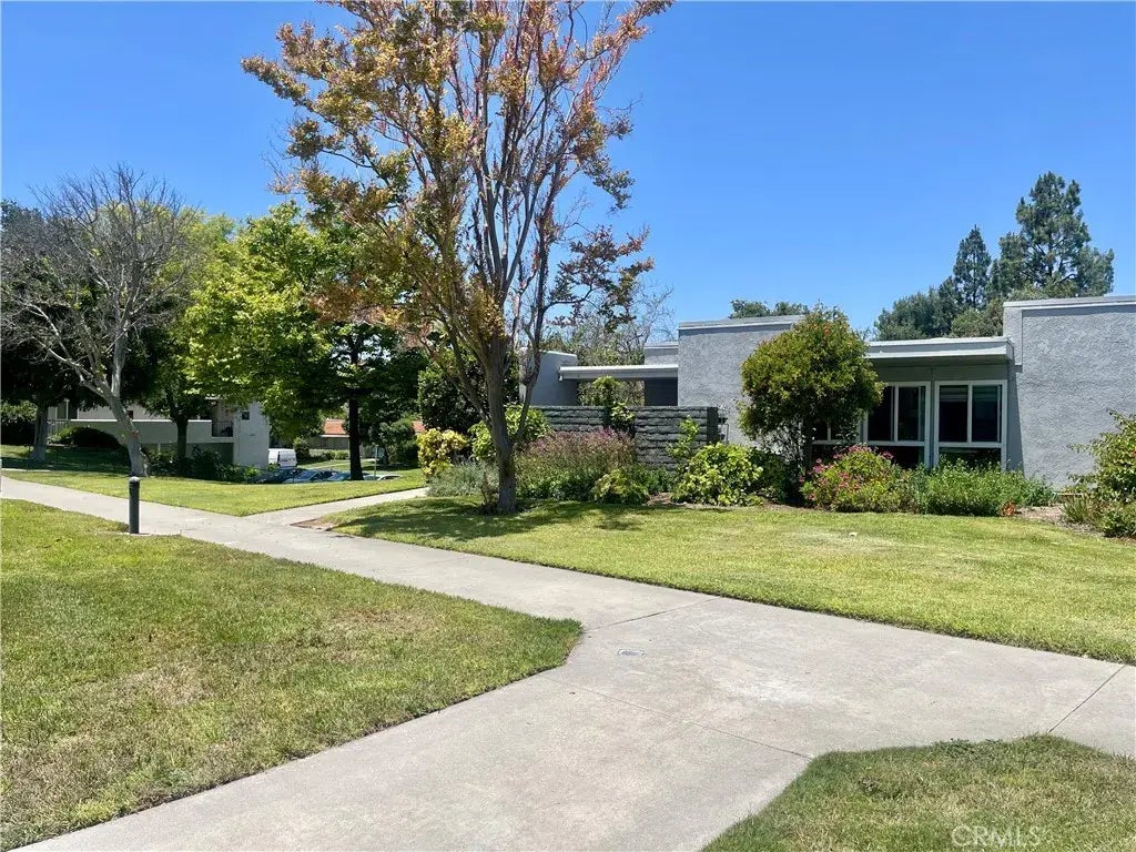 2205 Via Mariposa East A, Laguna Woods