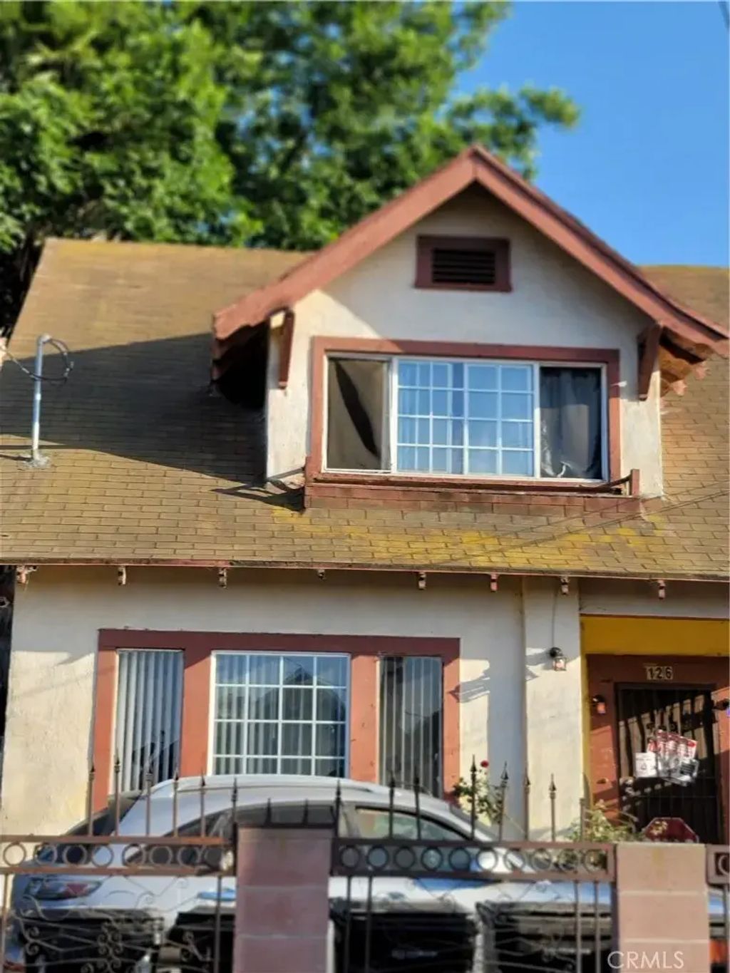 126 W 54th Street, Los Angeles