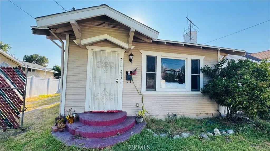 513 Hill Dr, Glendale