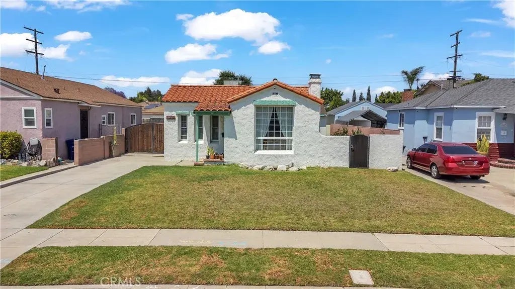 6063 Roosevelt Avenue, South Gate