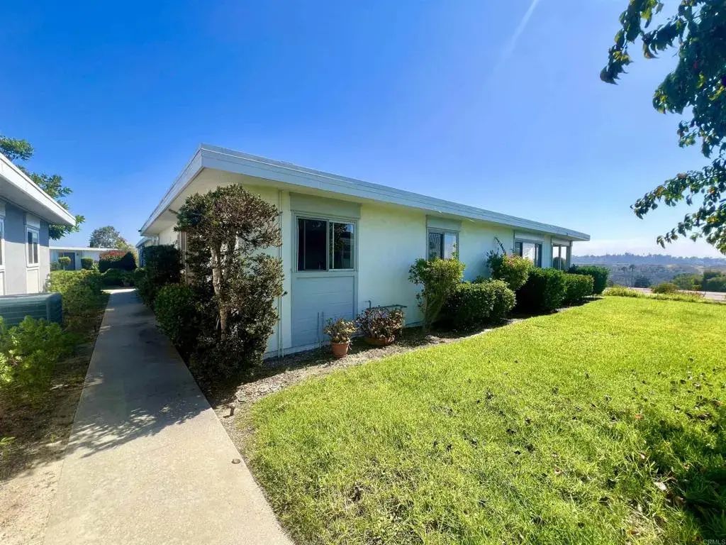3747 Vista Campana S 21, Oceanside