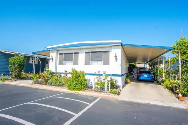 1010 Bobier Dr East 12, Vista