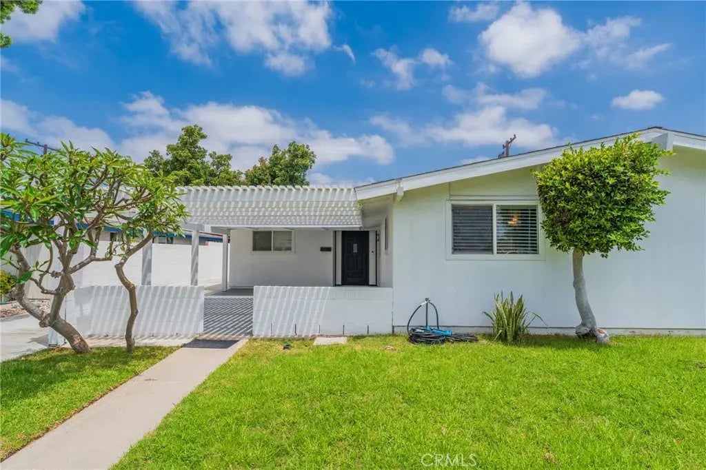 1925 W Beacon Avenue, Anaheim