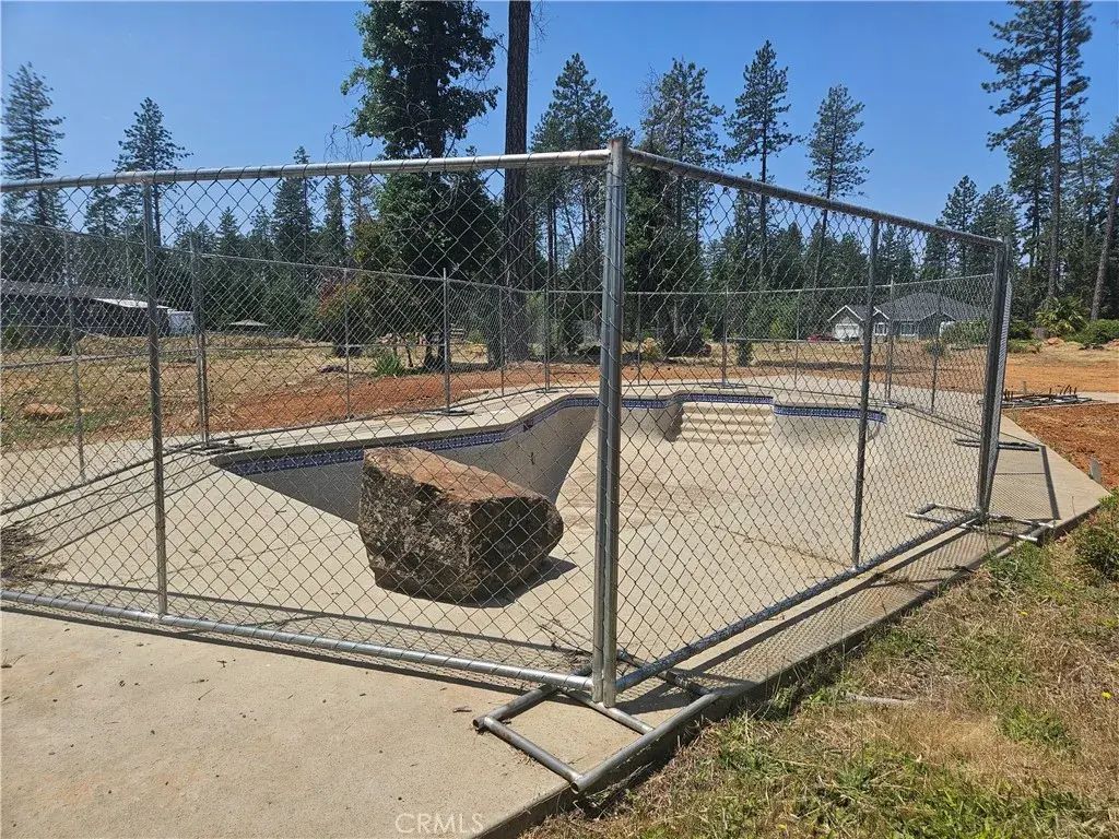 1828 Forest Glen, Paradise