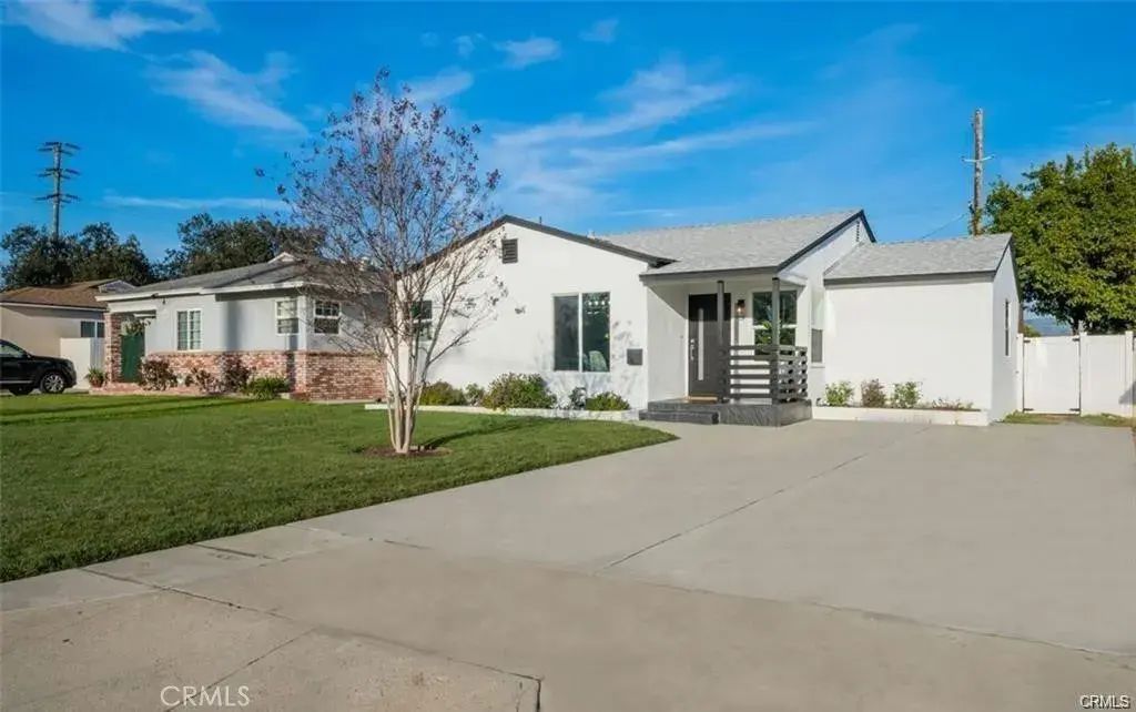 1484 N Clybourn Avenue, Burbank
