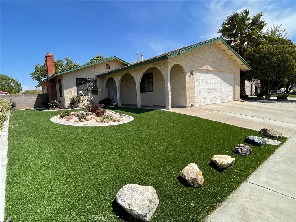 637 E Avenue J9, Lancaster