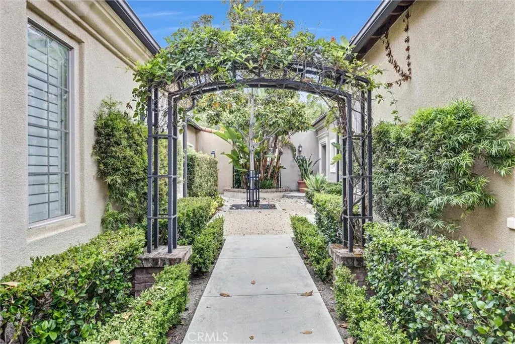 121 Costa Brava, Irvine