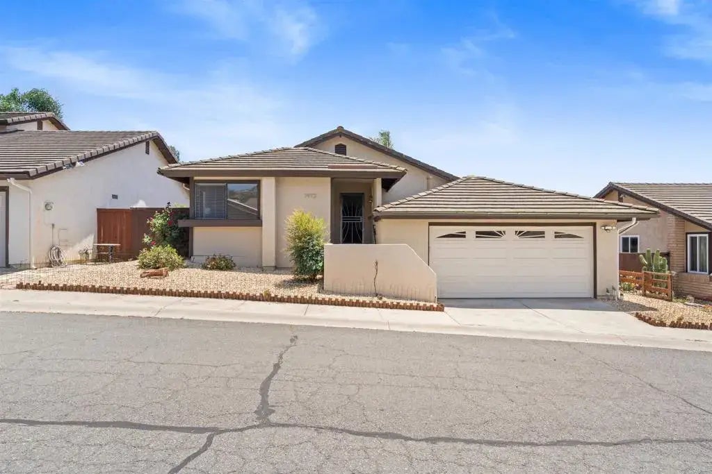 1973 Buckskin, Escondido