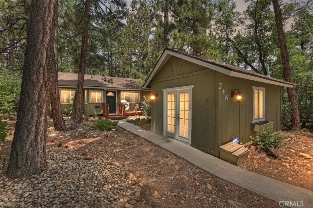 248 Maple Lane, Sugarloaf