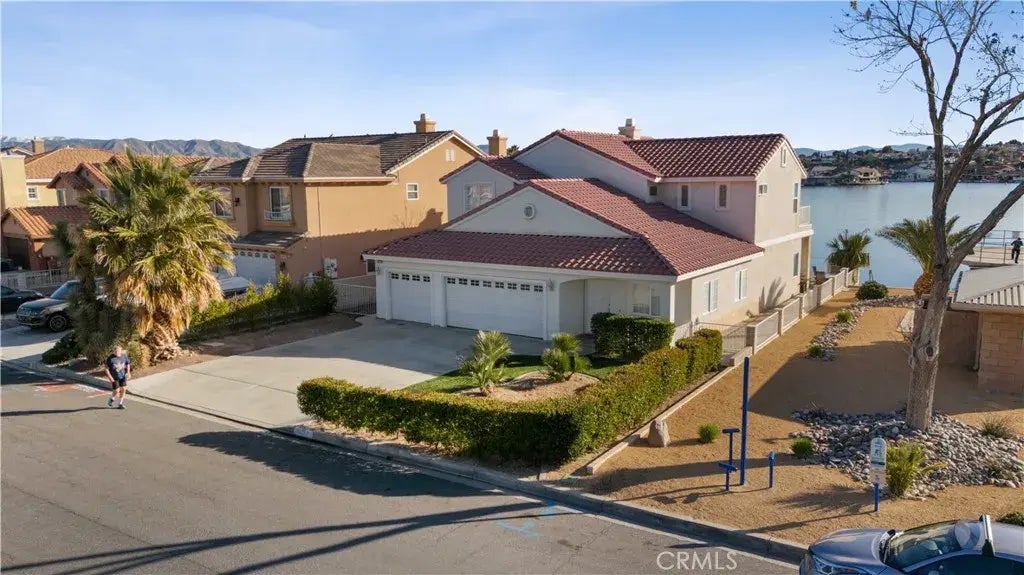 18075 Lakeview Drive, Victorville