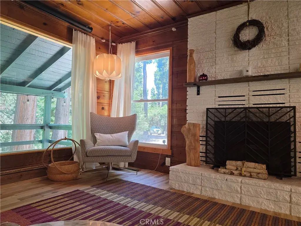 606 Crest Estates Drive, Lake Arrowhead