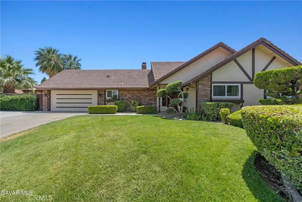 2520 Edam Street, Lancaster