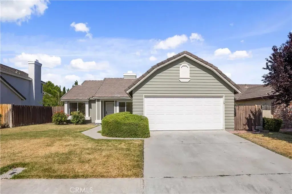 44215 W 32nd Street West, Lancaster