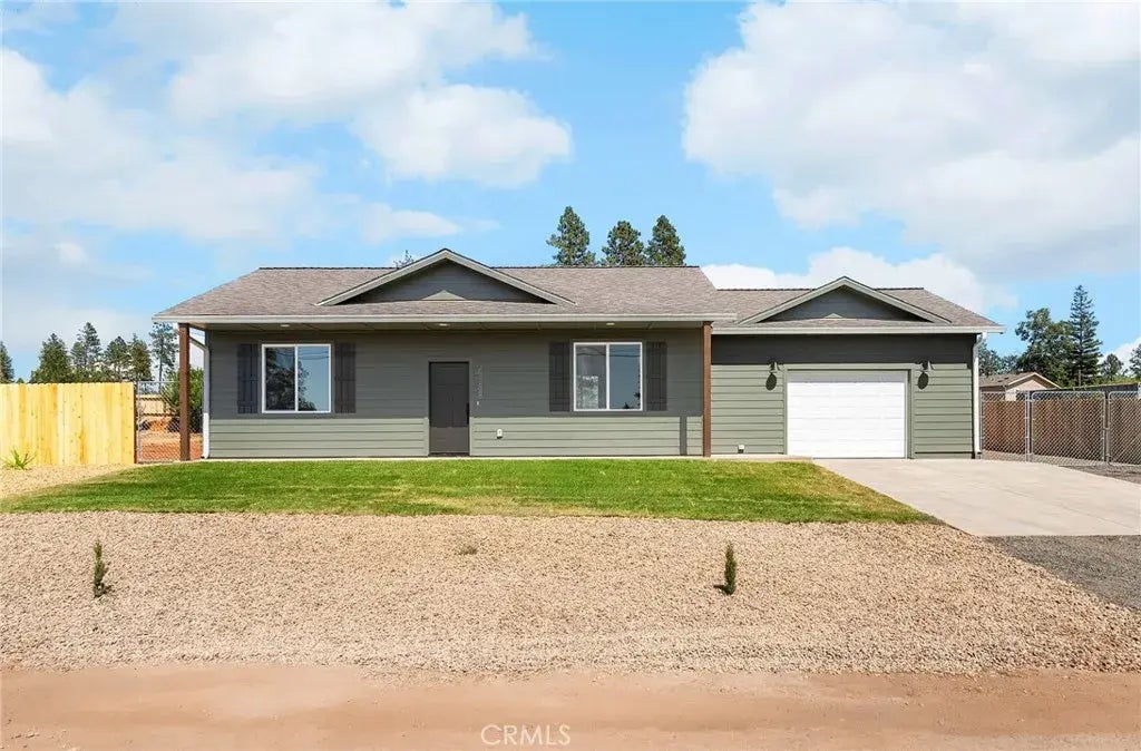 6388 Oak Road, Paradise